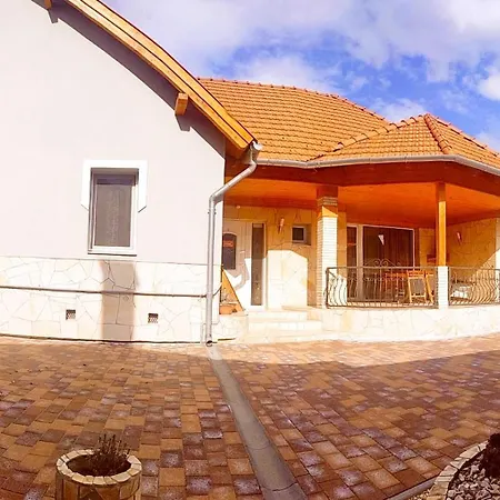 Apartament Aranyhal Sárvár