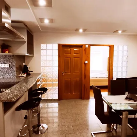 Aranyhal Apartament *