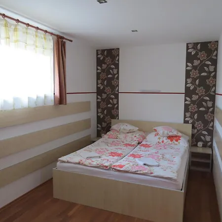 Apartament Aranyhal