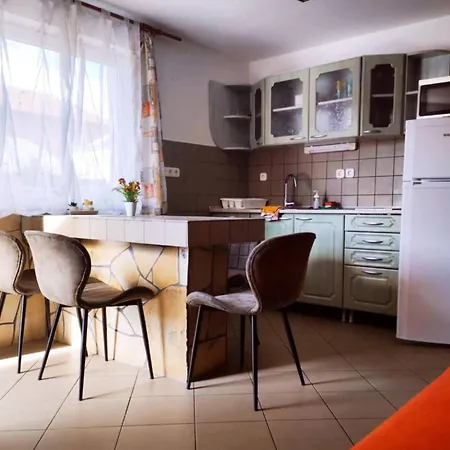 Apartament Aranyhal *