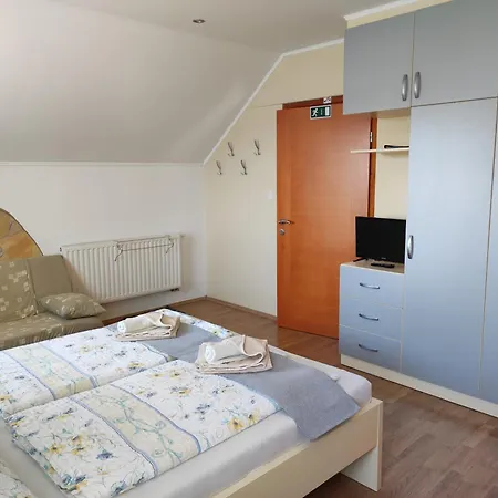 Apartament Aranyhal